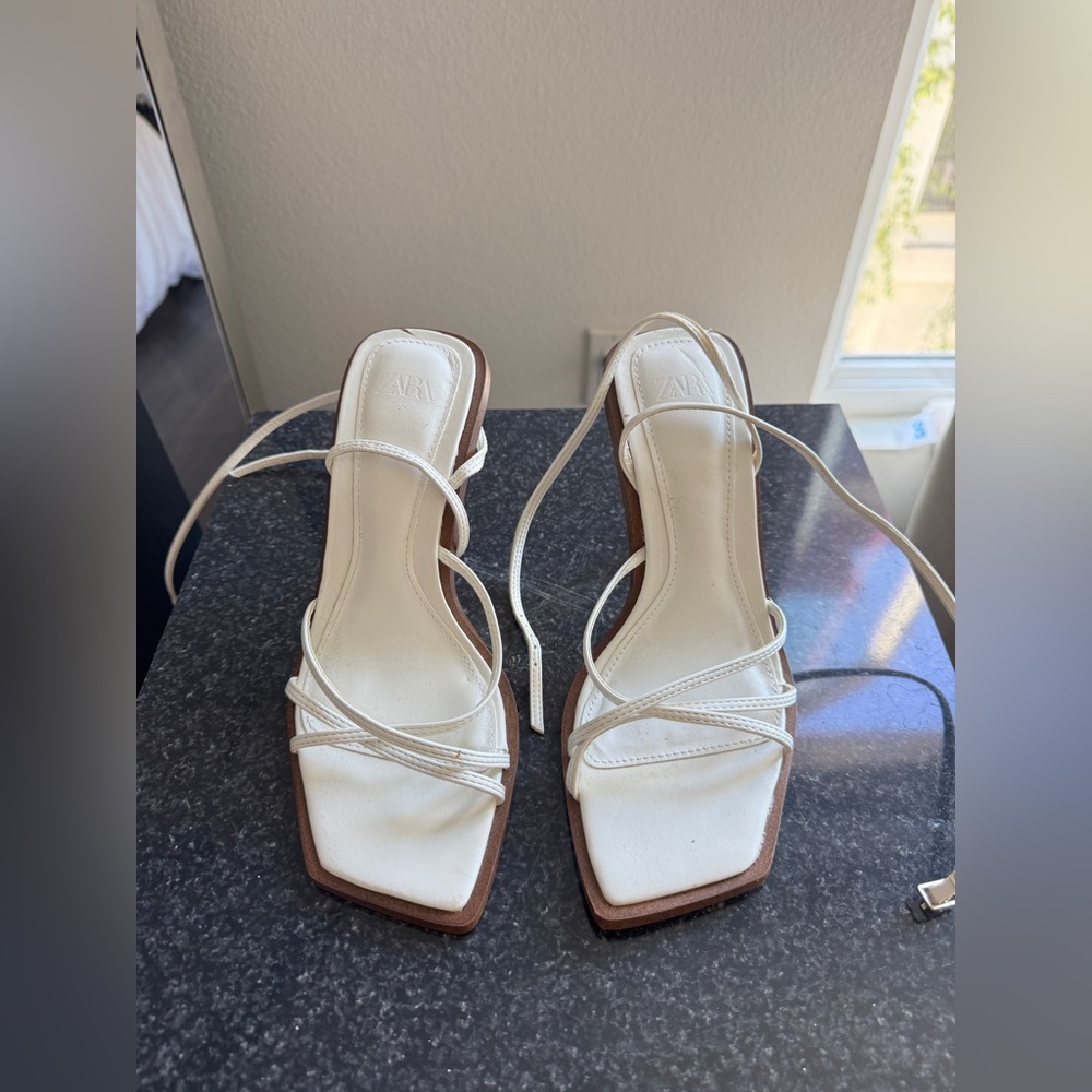 Zara Leather Strappy Sandals. Size 37, NWOT